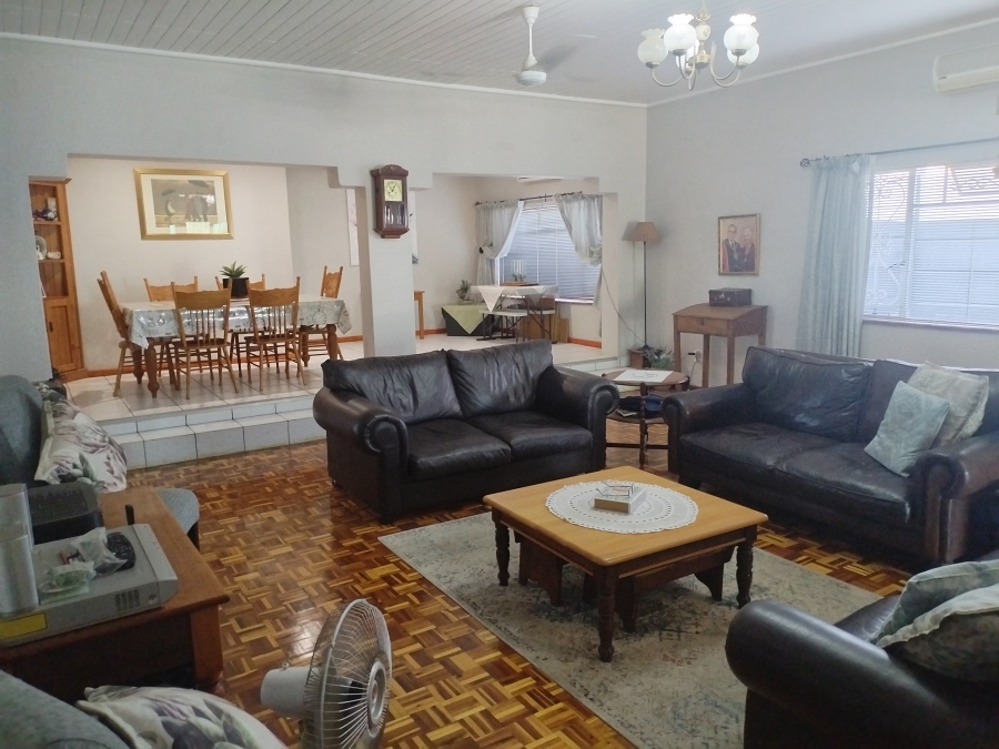 4 Bedroom Property for Sale in Amandelrug Western Cape